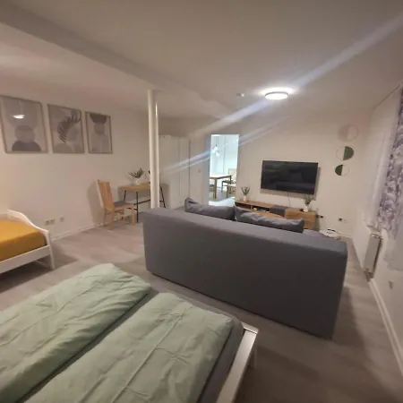 Apartment Comfy At Schlosspark